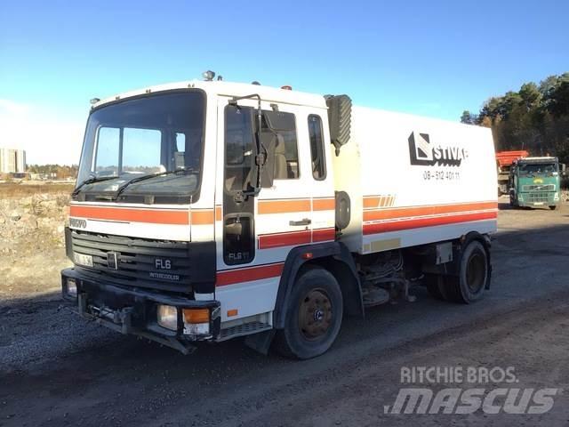 Volvo FL611 Utcaseprő teherautók