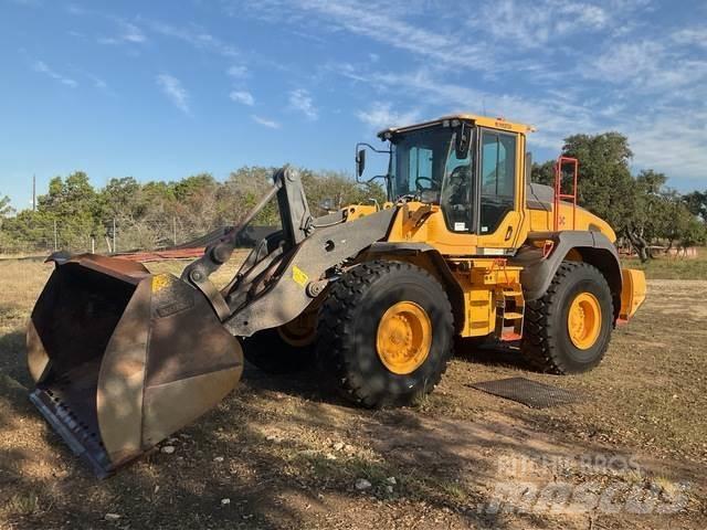 Volvo L120H Gumikerekes homlokrakodók