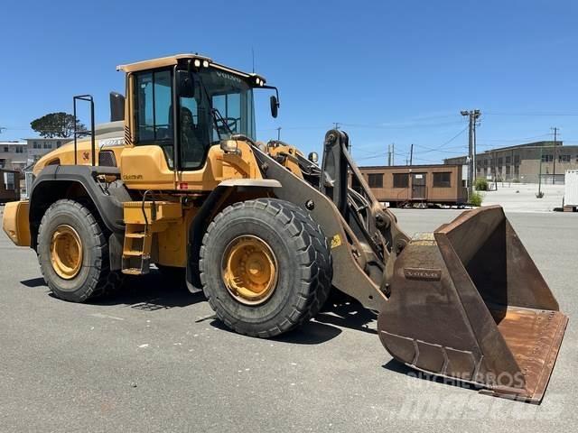 Volvo L120H Gumikerekes homlokrakodók