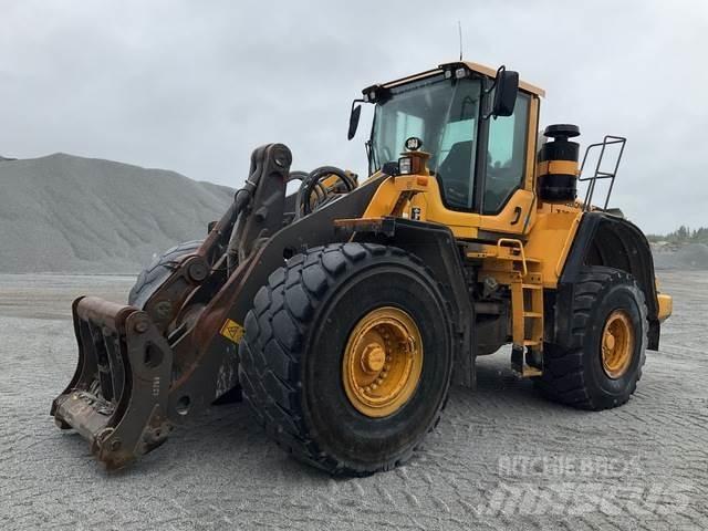 Volvo L180F Gumikerekes homlokrakodók