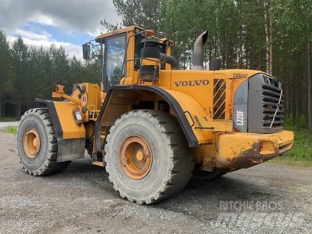 Volvo L220 F Gumikerekes homlokrakodók