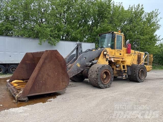 Volvo L220E Gumikerekes homlokrakodók