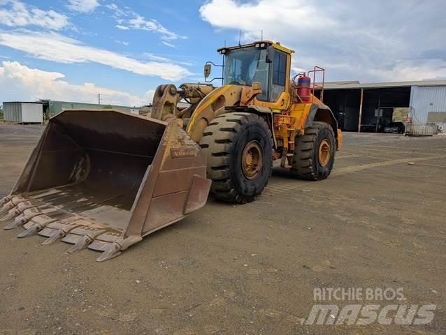 Volvo L260H Gumikerekes homlokrakodók
