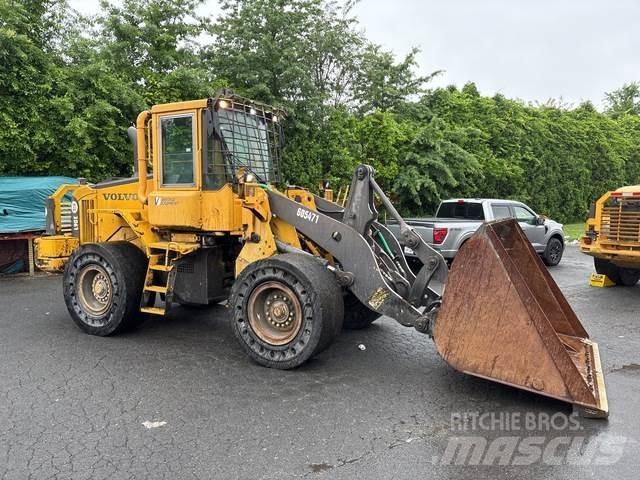 Volvo L90E Gumikerekes homlokrakodók