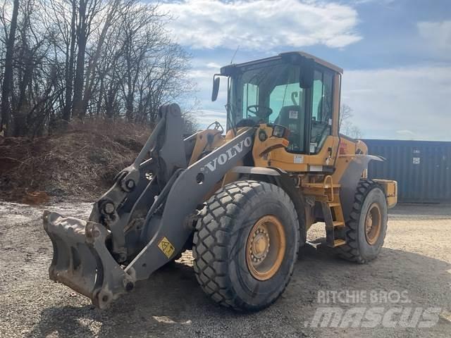Volvo L90F Gumikerekes homlokrakodók