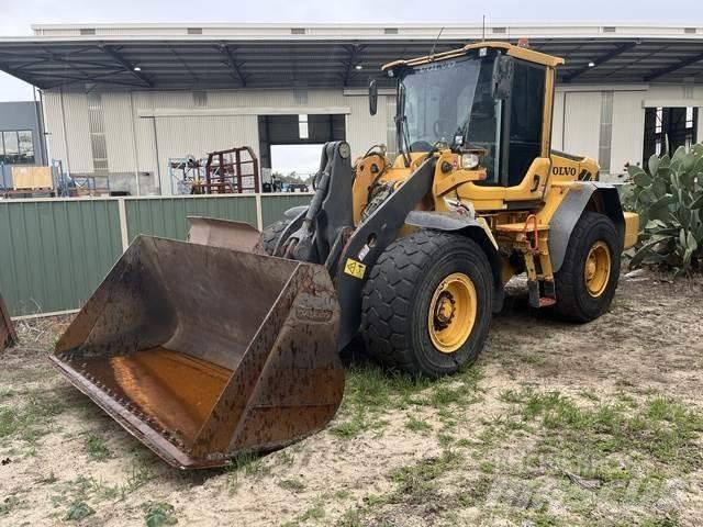 Volvo L90F Gumikerekes homlokrakodók