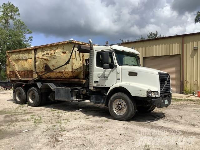 Volvo V12 Hidraulikus konténerszállító