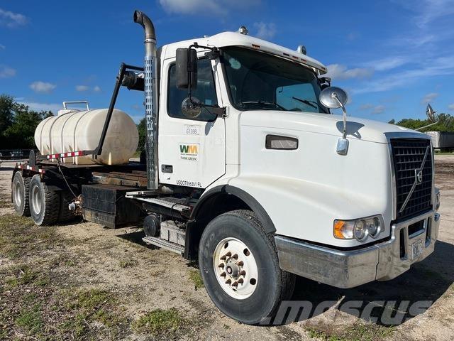 Volvo VHD64 Hidraulikus konténerszállító