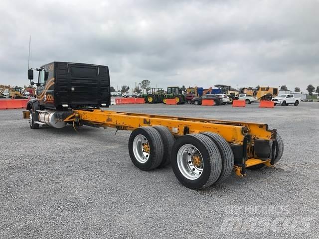 Volvo VHD64F Vezetőfülke és belső tartozékok