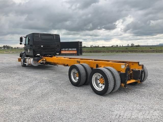 Volvo VHD64F Vezetőfülke és belső tartozékok