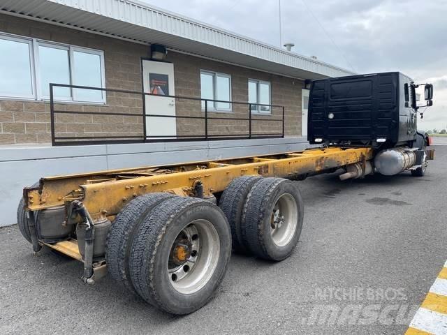 Volvo VHD64F Vezetőfülke és belső tartozékok