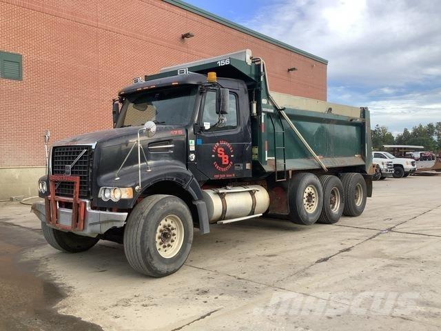 Volvo VHD84F Billenő teherautók