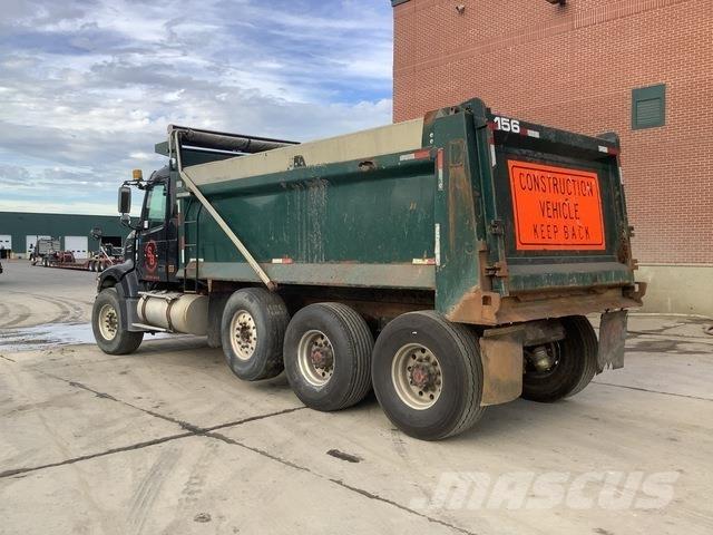 Volvo VHD84F Billenő teherautók