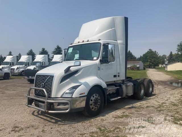 Volvo VNL 300 Nyergesvontatók