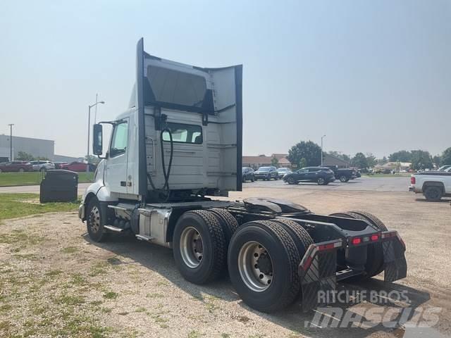 Volvo VNL 300 Nyergesvontatók