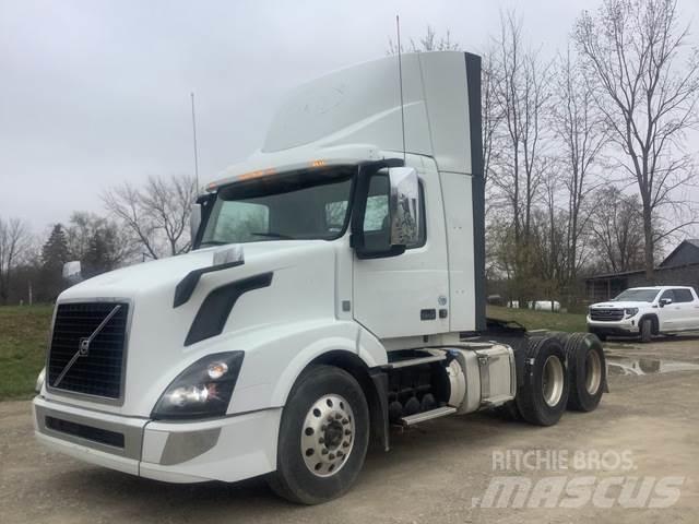 Volvo VNL300 Nyergesvontatók