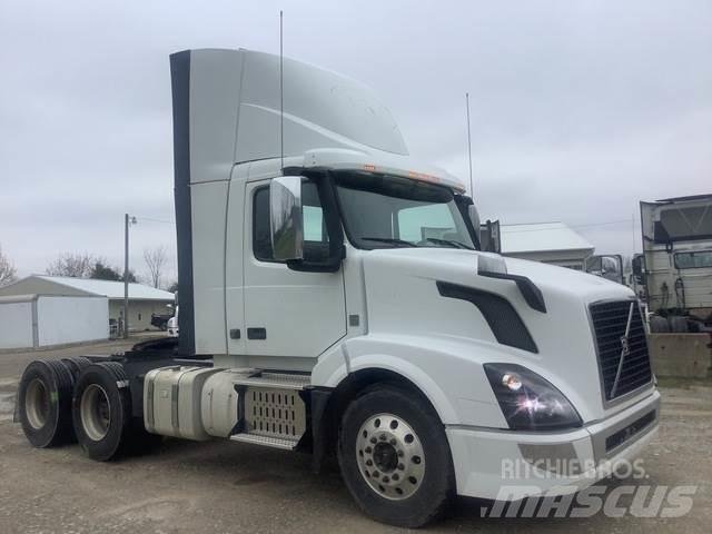 Volvo VNL300 Nyergesvontatók