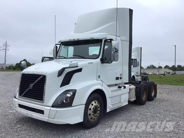 Volvo VNL300 Nyergesvontatók