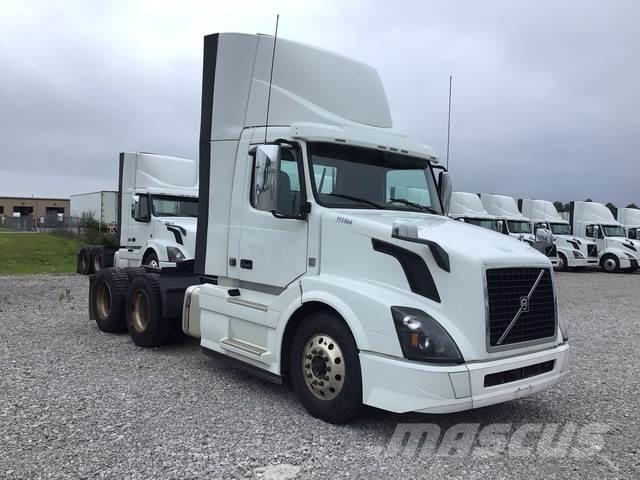Volvo VNL300 Nyergesvontatók