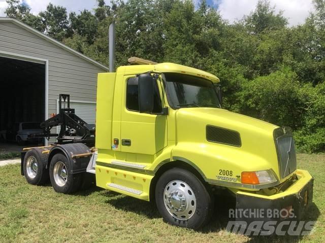 Volvo VNL64T Nyergesvontatók