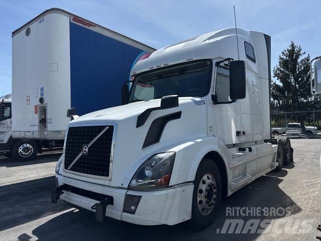 Volvo VNL64T Nyergesvontatók