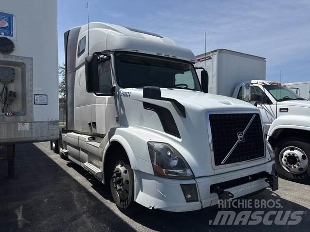 Volvo VNL64T Nyergesvontatók
