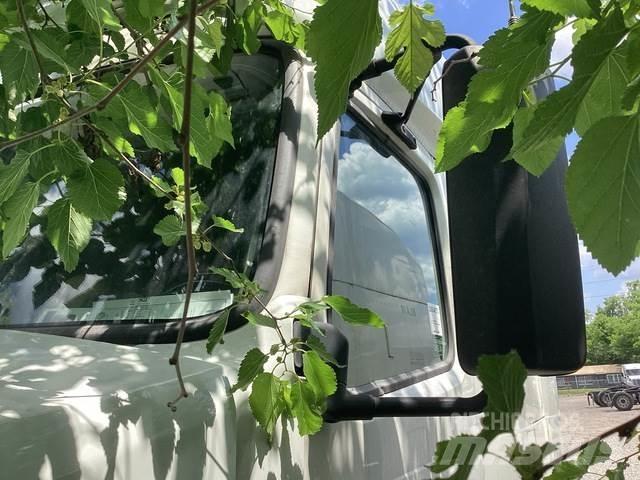 Volvo VNL740 Nyergesvontatók