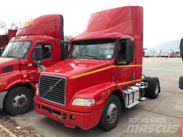 Volvo VNM42T Nyergesvontatók
