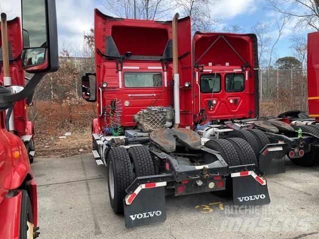 Volvo VNM42T Nyergesvontatók