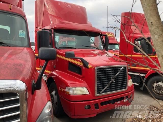 Volvo VNM42T Nyergesvontatók