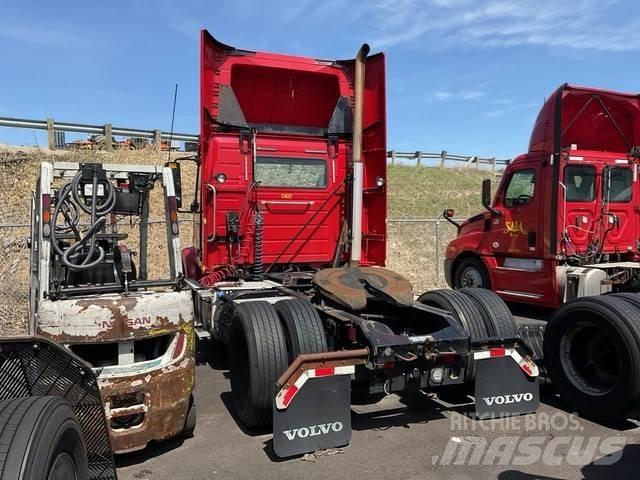 Volvo VNM42T Nyergesvontatók