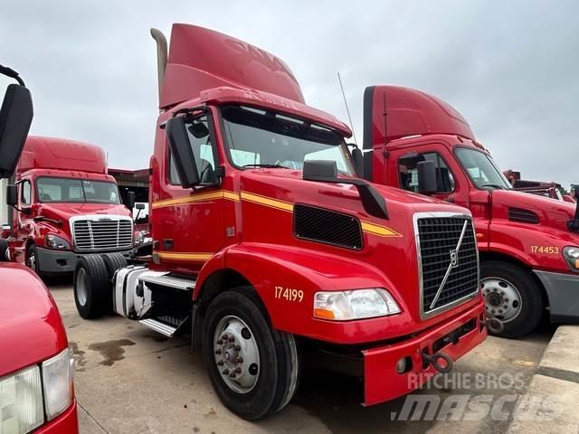 Volvo VNM42T Nyergesvontatók