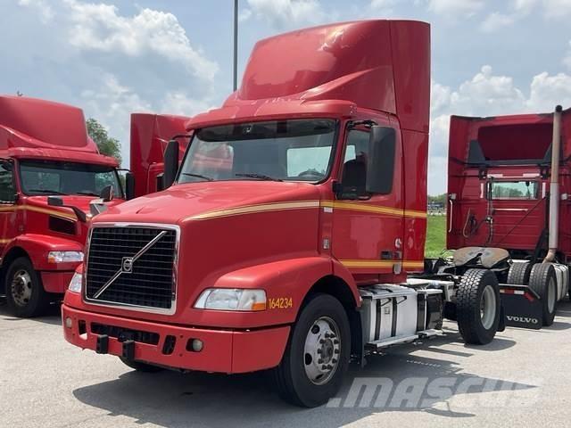 Volvo VNM42T Nyergesvontatók