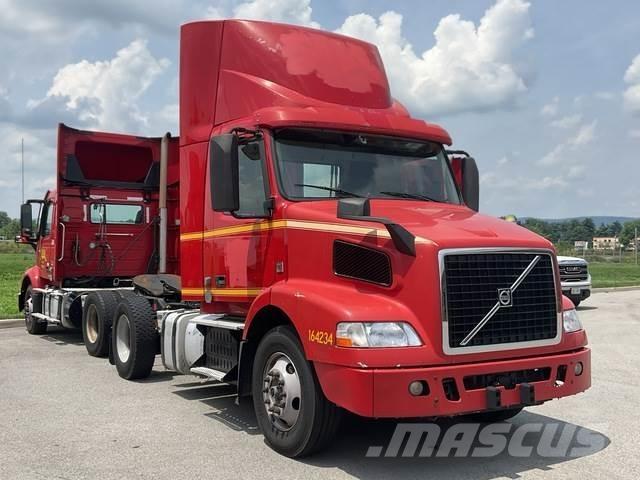 Volvo VNM42T Nyergesvontatók