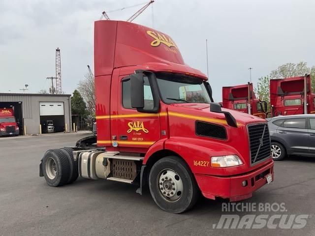 Volvo VNM42T Nyergesvontatók