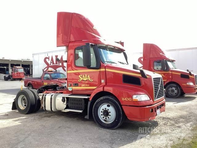 Volvo VNM42T Nyergesvontatók