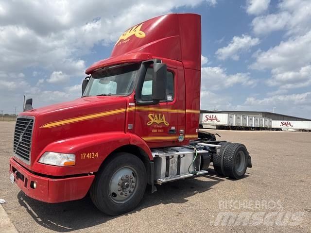 Volvo VNM42T Nyergesvontatók