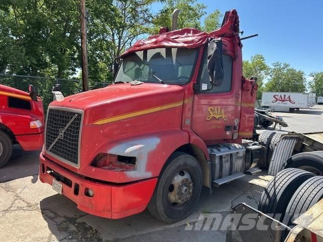 Volvo VNM42T Nyergesvontatók
