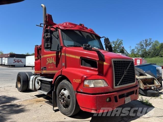 Volvo VNM42T Nyergesvontatók