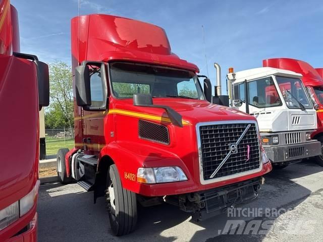 Volvo VNM42T Nyergesvontatók