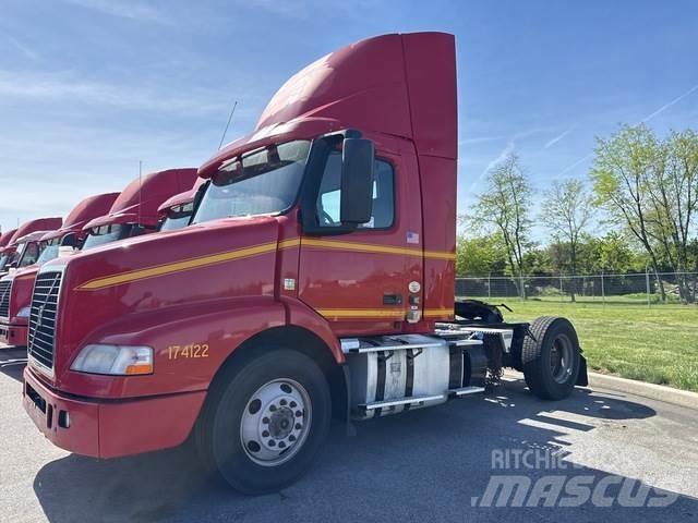 Volvo VNM42T Nyergesvontatók