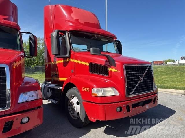 Volvo VNM42T Nyergesvontatók