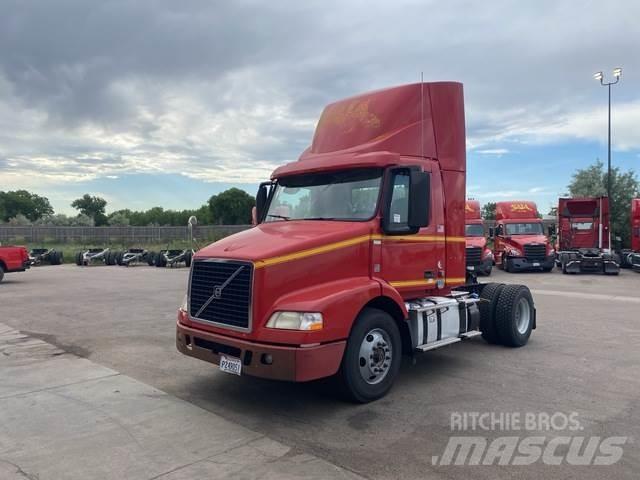 Volvo VNM42T Nyergesvontatók