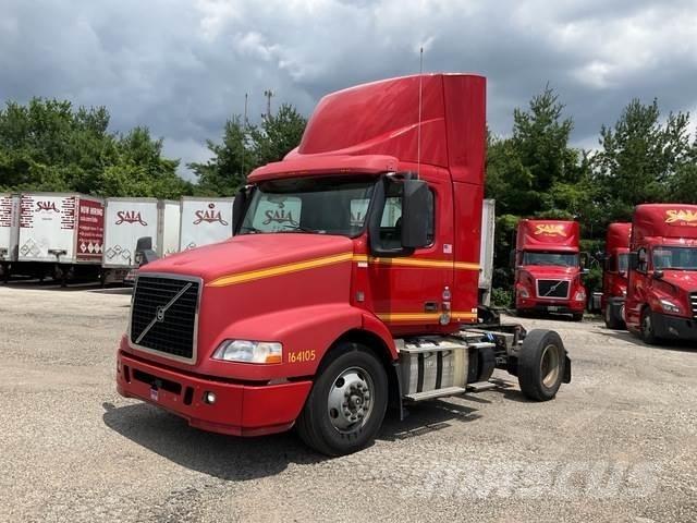 Volvo VNM42T Nyergesvontatók