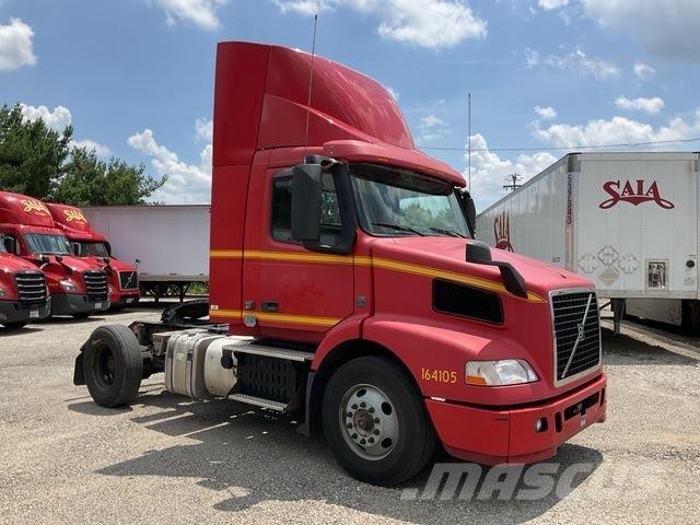 Volvo VNM42T Nyergesvontatók