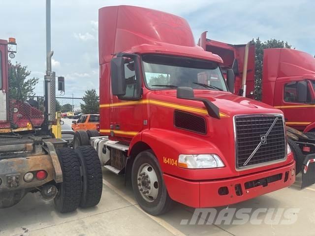 Volvo VNM42T Nyergesvontatók