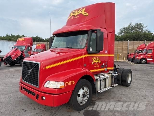 Volvo VNM42T Nyergesvontatók