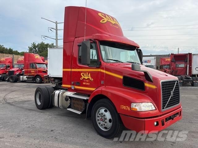 Volvo VNM42T Nyergesvontatók