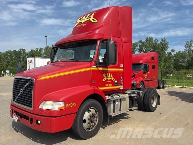 Volvo VNM42T Nyergesvontatók