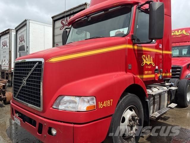 Volvo VNM42T Nyergesvontatók